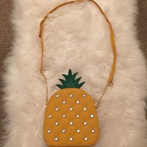 Pineapple purse